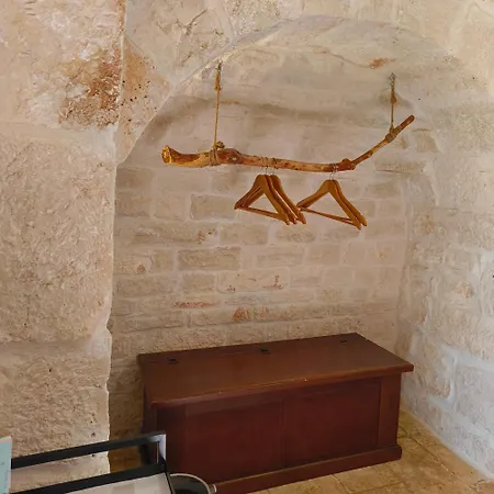 Antico Trullo Relax Nella Campagna Di 別荘 アルベロベッロ